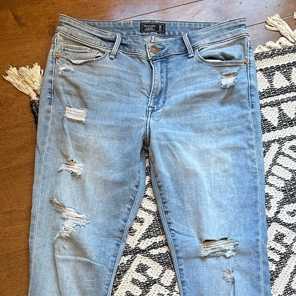 Abercrombie & Fitch Harper Ankle Distressed Raw Hem Jeans - Women’s Size 28 (6R) - Picture 2 of 10
